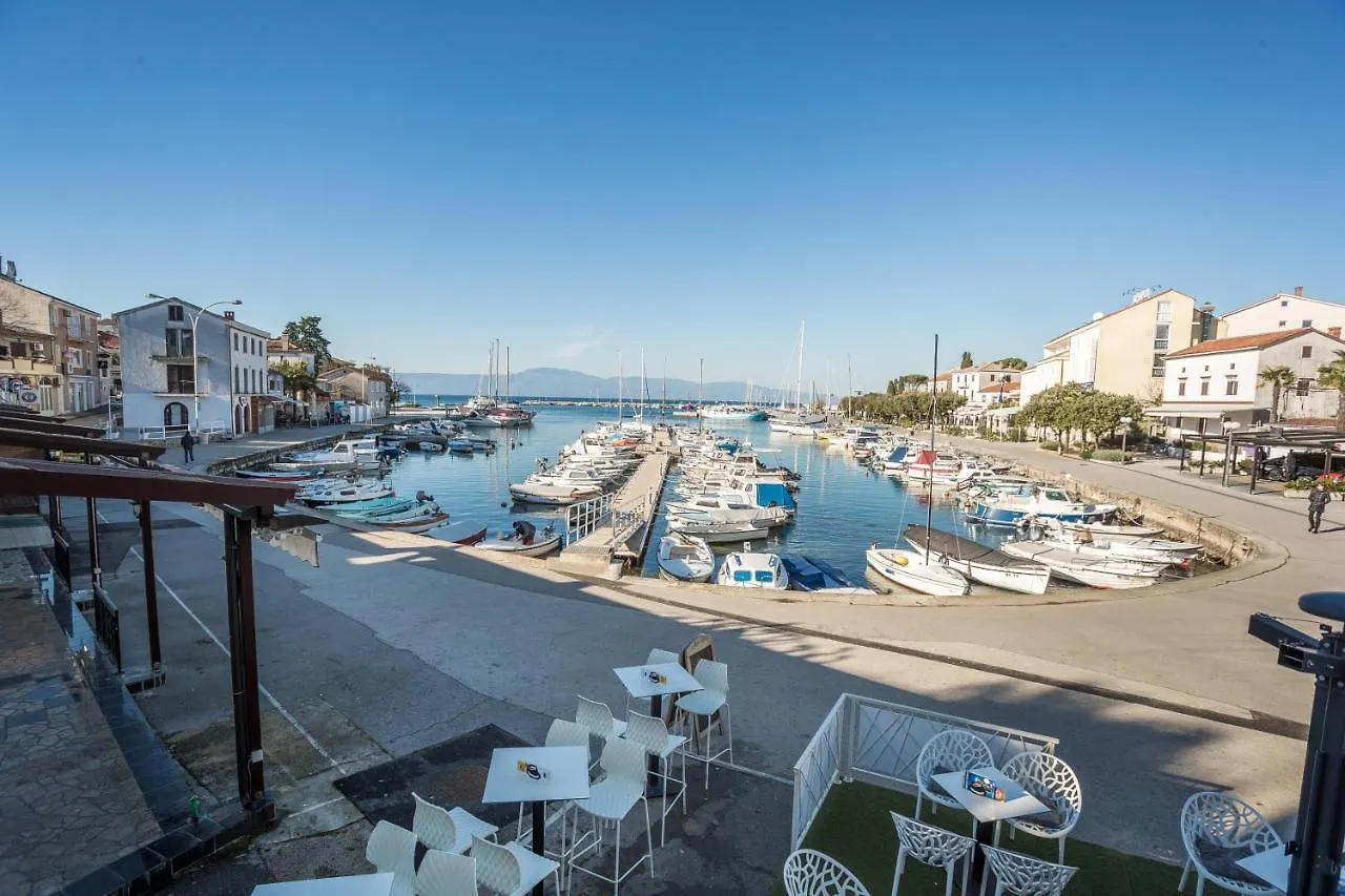 Apartment Apartmani Ana 2 I 3 Malinska Croatia