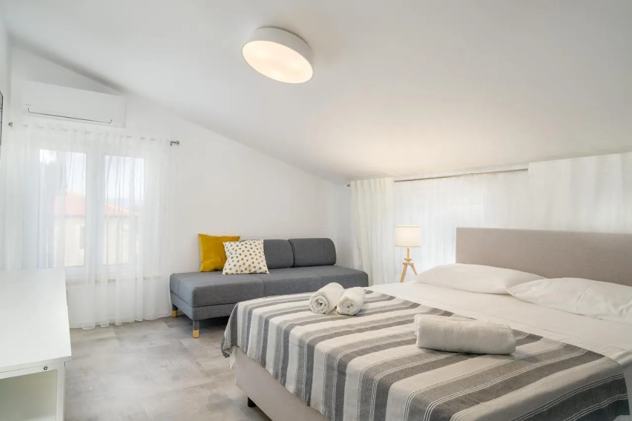 Apartmani Ana 2 I 3 Malinska
