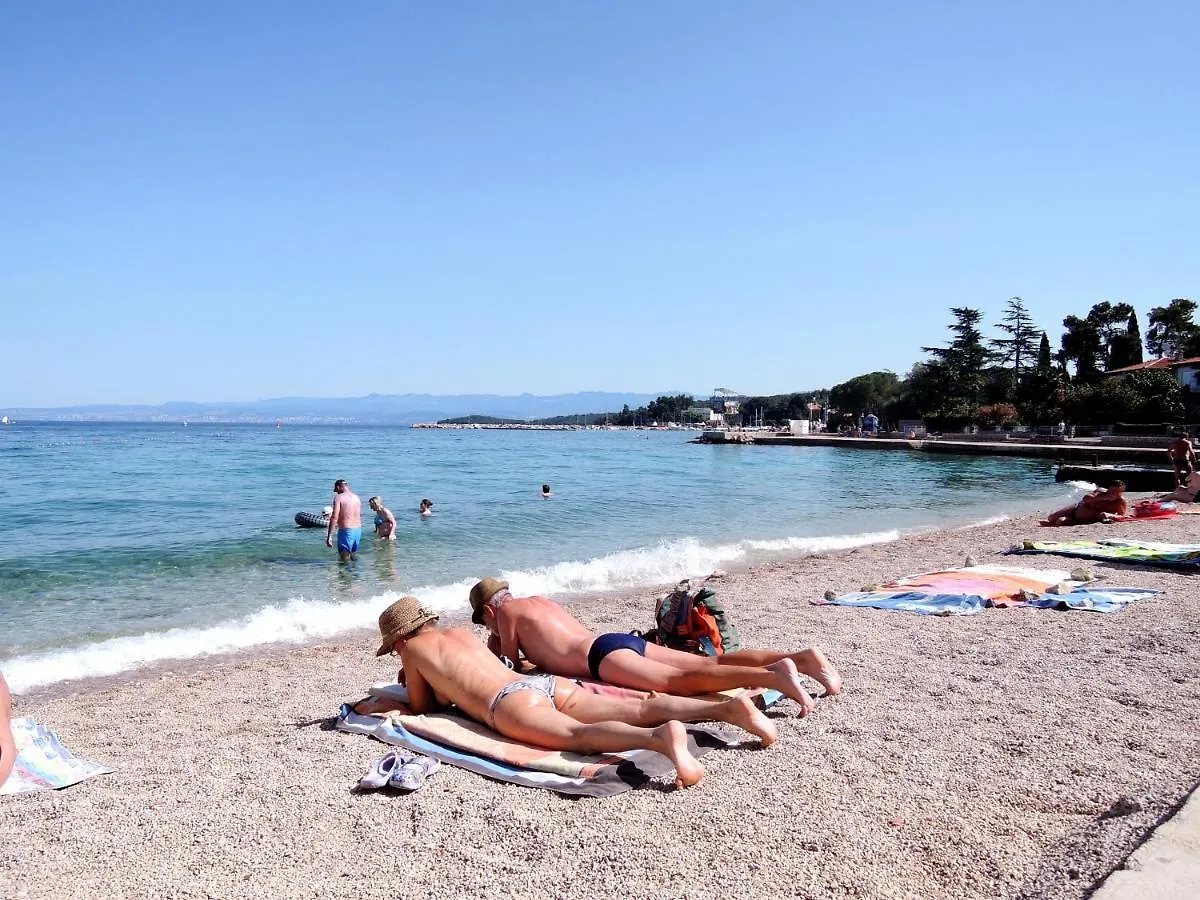 Apartmani Ana 2 I 3 Malinska Croatia
